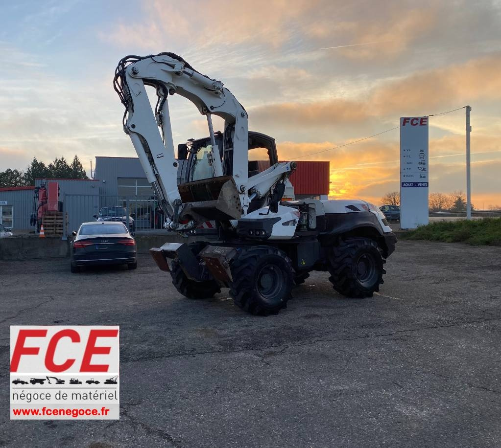 Mecalac 12MTX 1er Main/Certificat CE endommagée - Колёсный экскаватор: фото 1 Mecalac 12MTX 1er Main/Certificat CE endommagée - Колёсный экскаватор: фото 1