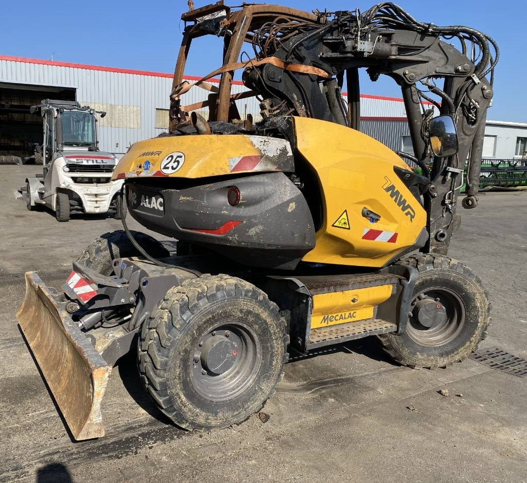 Mecalac 7 MWR Origine Française endommagée - Колёсный экскаватор: фото 4 Mecalac 7 MWR Origine Française endommagée - Колёсный экскаватор: фото 4