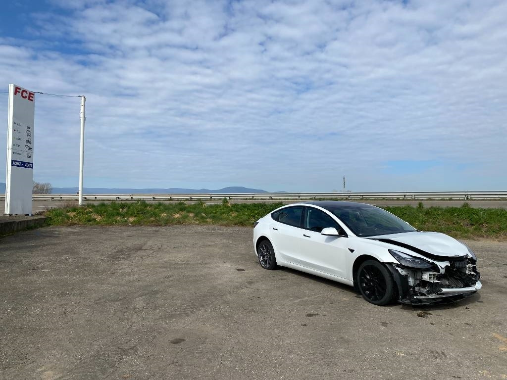 Tesla MODEL 3 - 5YJ3 Rwd Origine Française - Седан: фото 3 Tesla MODEL 3 - 5YJ3 Rwd Origine Française - Седан: фото 3