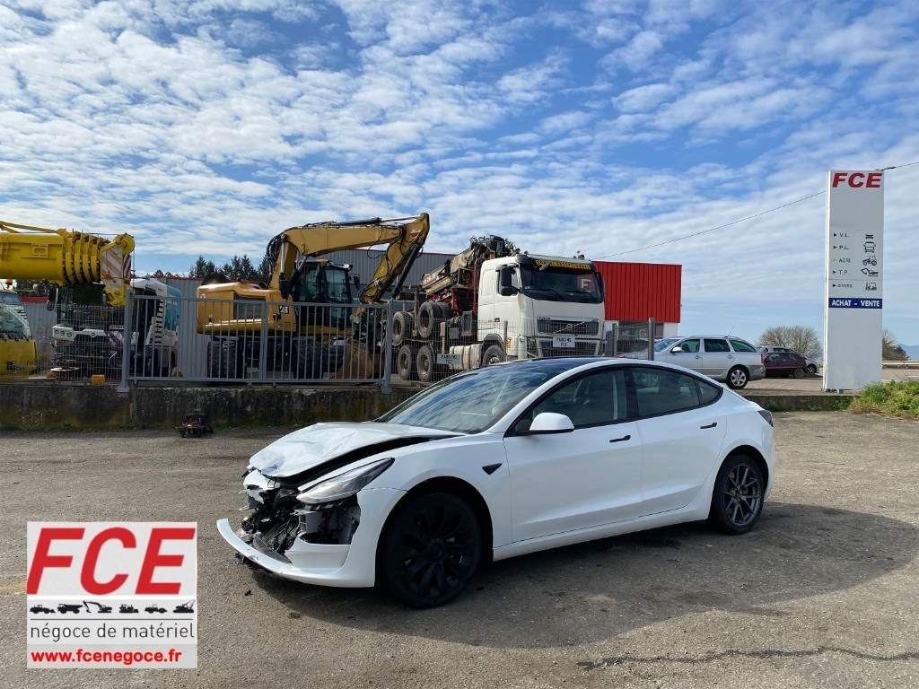 Tesla MODEL 3 - 5YJ3 Rwd Origine Française - Седан: фото 1 Tesla MODEL 3 - 5YJ3 Rwd Origine Française - Седан: фото 1