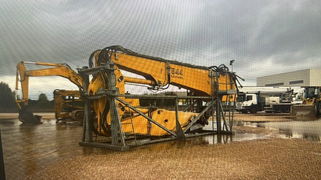 Liebherr R944B UH-HD 2 Arms - Экскаватор для демонтажных работ: фото 2 Liebherr R944B UH-HD 2 Arms - Экскаватор для демонтажных работ: фото 2