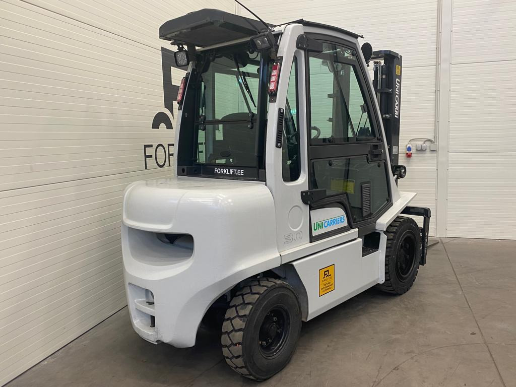 Unicarriers YG1D2A30Q - Дизельный погрузчик: фото 3 Unicarriers YG1D2A30Q - Дизельный погрузчик: фото 3