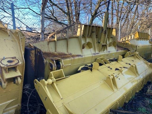 CAT D 8 U-blade - Отвал для Строительной техники: фото 1 CAT D 8 U-blade - Отвал для Строительной техники: фото 1