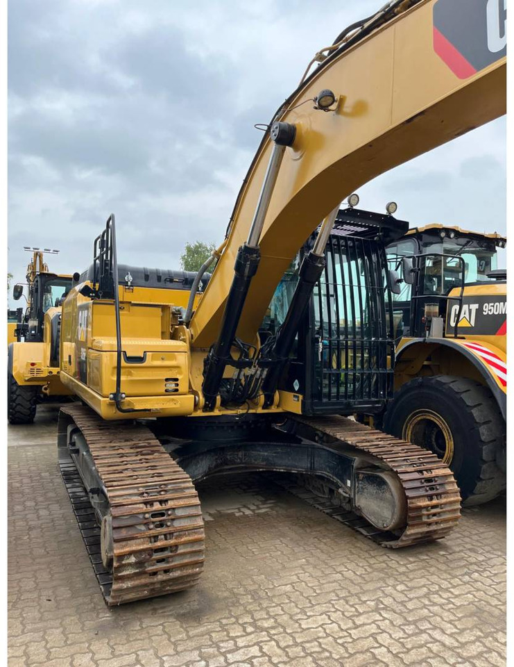 CAT 326FLN - Гусеничный экскаватор: фото 2 CAT 326FLN - Гусеничный экскаватор: фото 2