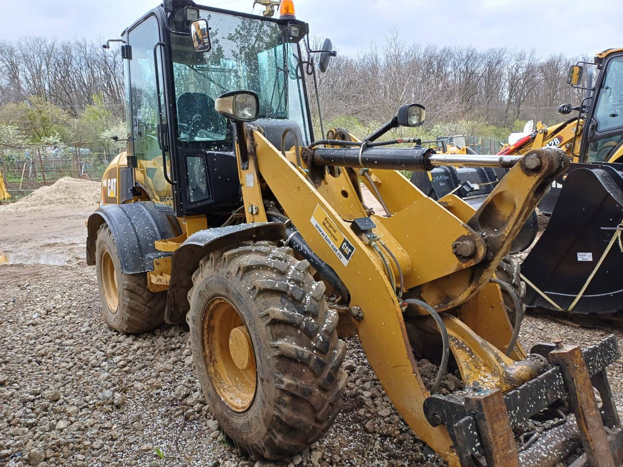CAT 908H2 - Колёсный погрузчик: фото 2 CAT 908H2 - Колёсный погрузчик: фото 2