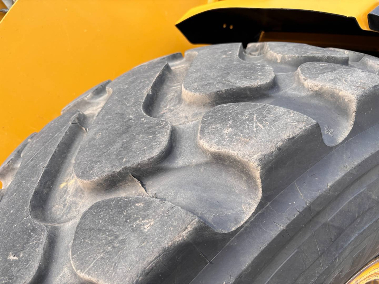 Колёсный погрузчик CAT 938K: фото 9