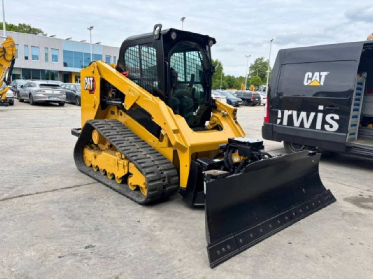 CAT 279D3 - Гусеничный мини-погрузчик: фото 2 CAT 279D3 - Гусеничный мини-погрузчик: фото 2