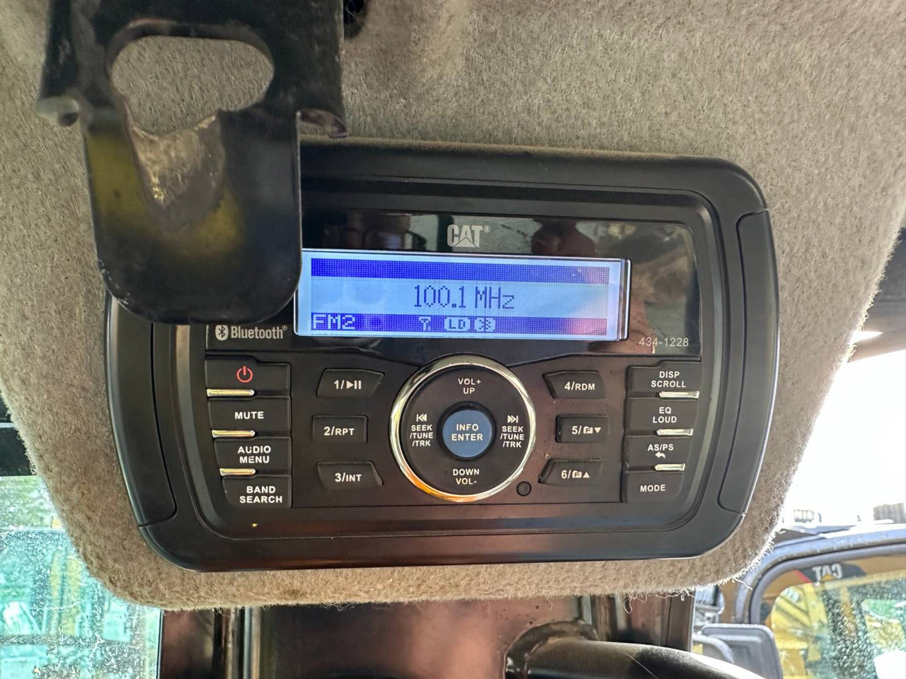 Гусеничный экскаватор CAT 304E2CR: фото 13