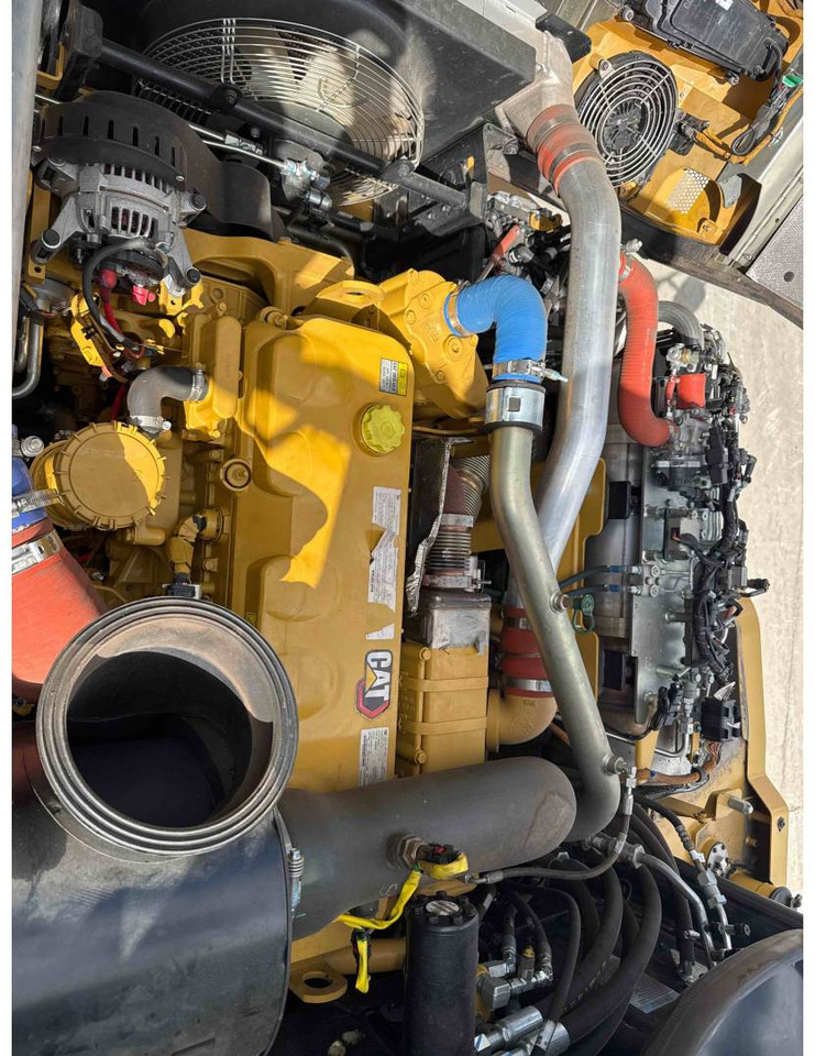 Сочленённый самосвал CAT 730: фото 8 Сочленённый самосвал CAT 730: фото 8