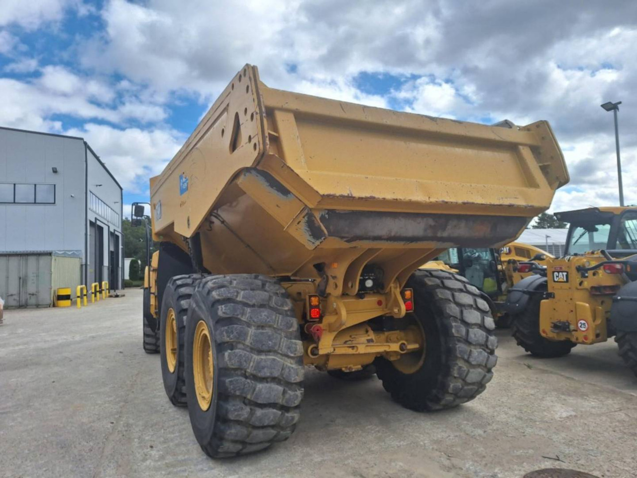 CAT 730 - Сочленённый самосвал: фото 4 CAT 730 - Сочленённый самосвал: фото 4