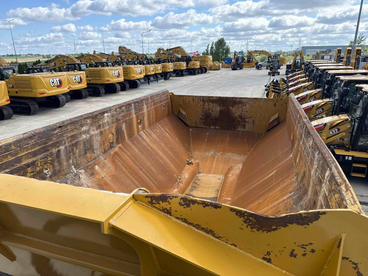 Сочленённый самосвал CAT 730: фото 12 Сочленённый самосвал CAT 730: фото 12