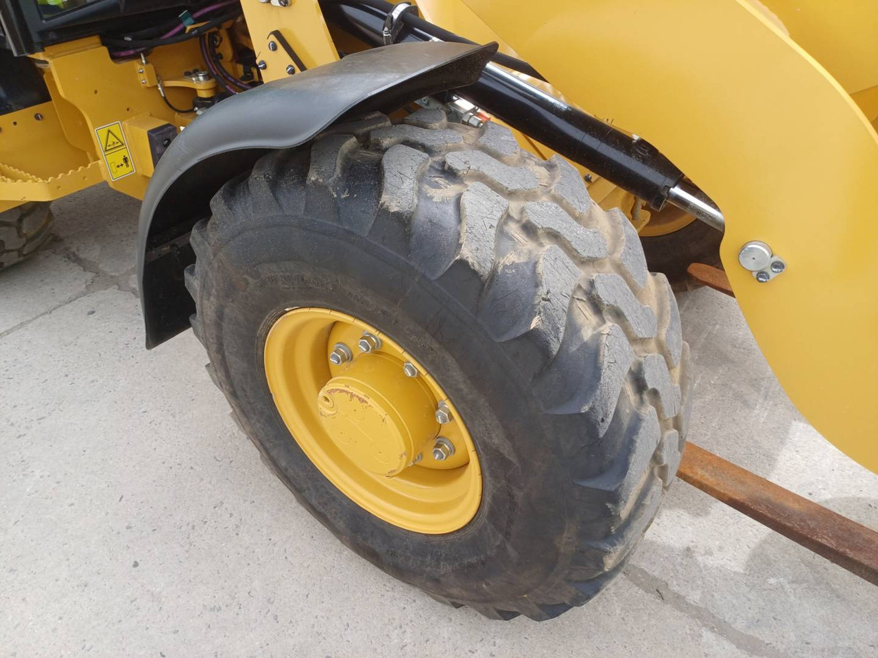 Колёсный погрузчик CAT 906 M: фото 23