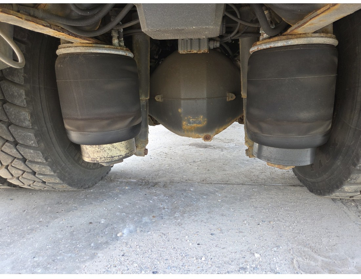 Самосвал Renault Premium 300 4x2 Tipper Gritter Manual Gearbox Mechanical pump Pomp: фото 8 Самосвал Renault Premium 300 4x2 Tipper Gritter Manual Gearbox Mechanical pump Pomp: фото 8