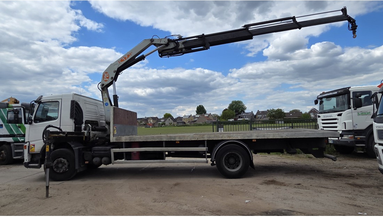 VOLVO FM 330 FLATBED 4X2 PM 17 LC 17 TON - Грузовик бортовой/ Платформа, Автоманипулятор: фото 2 VOLVO FM 330 FLATBED 4X2 PM 17 LC 17 TON - Грузовик бортовой/ Платформа, Автоманипулятор: фото 2