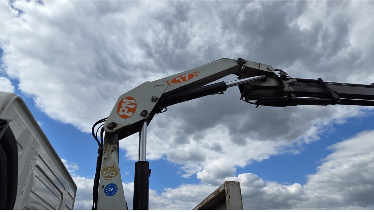 VOLVO FM 330 FLATBED 4X2 PM 17 LC 17 TON - Грузовик бортовой/ Платформа, Автоманипулятор: фото 5 VOLVO FM 330 FLATBED 4X2 PM 17 LC 17 TON - Грузовик бортовой/ Платформа, Автоманипулятор: фото 5