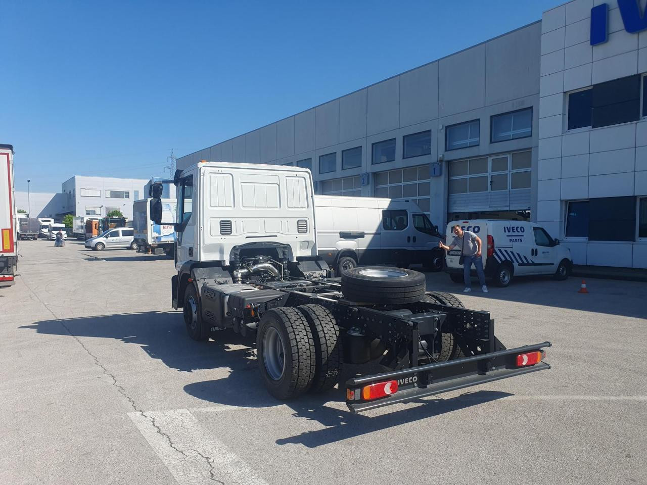 IVECO Eurocargo ML140E25/P - Грузовик-шасси: фото 3 IVECO Eurocargo ML140E25/P - Грузовик-шасси: фото 3