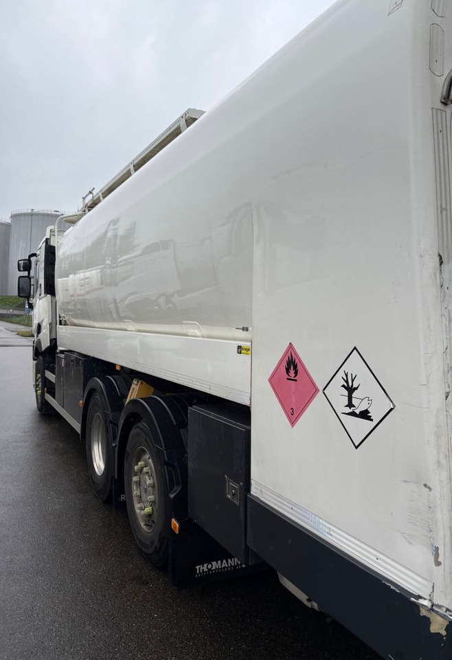 Renault T460 6x2, E6, ADR, Diesel/Benzin, Schwarzmueller - Грузовик-цистерна: фото 3 Renault T460 6x2, E6, ADR, Diesel/Benzin, Schwarzmueller - Грузовик-цистерна: фото 3