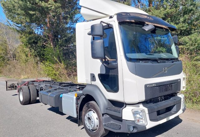 Volvo FL280 4x2, E6, Wohnwagen + 2 Pferdeplaetze Volvo FL280 4x2, E6, 7.40m Chassis, Fahrgestell - Коневоз: фото 4 Volvo FL280 4x2, E6, Wohnwagen + 2 Pferdeplaetze Volvo FL280 4x2, E6, 7.40m Chassis, Fahrgestell - Коневоз: фото 4