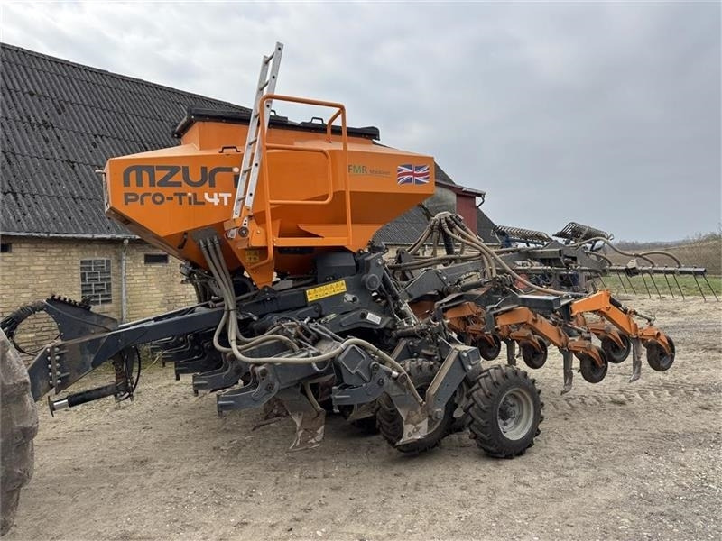 Mzuri Pro-Till 4T Med en del extra tilbehør/reserv - Сеялка: фото 1 Mzuri Pro-Till 4T Med en del extra tilbehør/reserv - Сеялка: фото 1