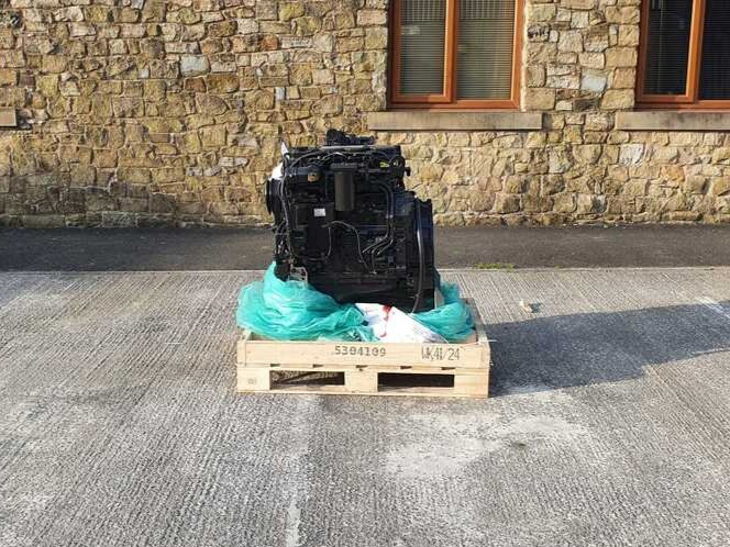 Cummins B6.7 engine unused 6 cylinder CM2450 ECU QSB - Двигатель для Строительной техники: фото 4 Cummins B6.7 engine unused 6 cylinder CM2450 ECU QSB - Двигатель для Строительной техники: фото 4