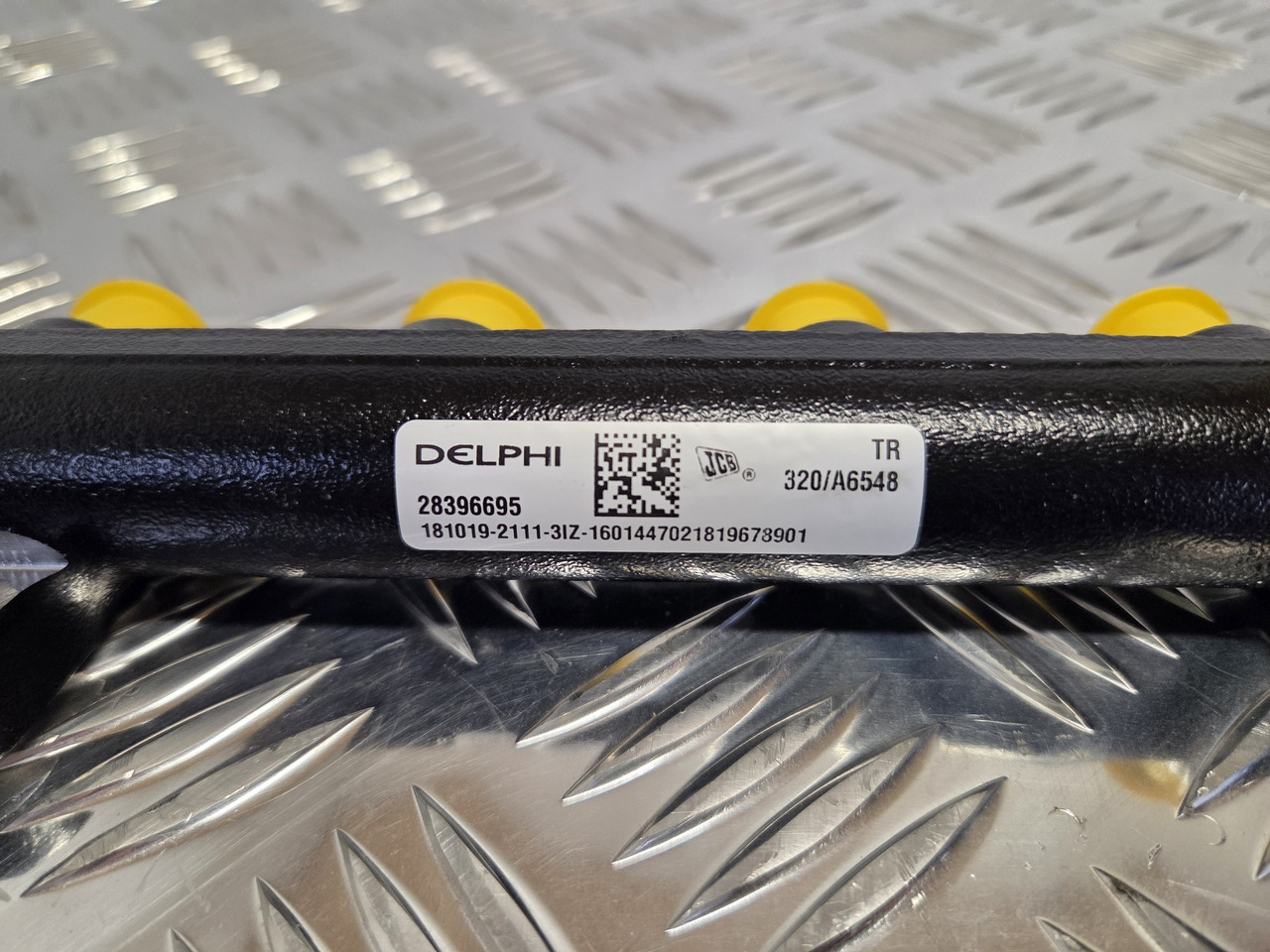 Delphi 28396695 GENUINE Fuel Rail JCB 320/A6548 NEW - Двигатель и запчасти для Строительной техники: фото 3 Delphi 28396695 GENUINE Fuel Rail JCB 320/A6548 NEW - Двигатель и запчасти для Строительной техники: фото 3