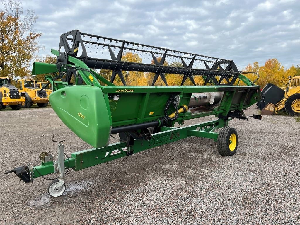 John Deere 622R Skärbord / Header 22 fot till JD T550 i - Навесное оборудование для комбайна: фото 3 John Deere 622R Skärbord / Header 22 fot till JD T550 i - Навесное оборудование для комбайна: фото 3