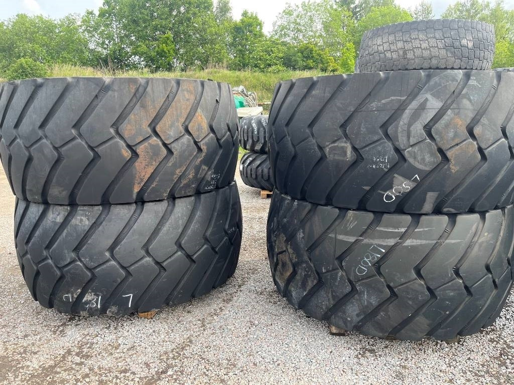 Michelin 800/65R29 XLD Volvo L150 L180 - Колесо: фото 1 Michelin 800/65R29 XLD Volvo L150 L180 - Колесо: фото 1