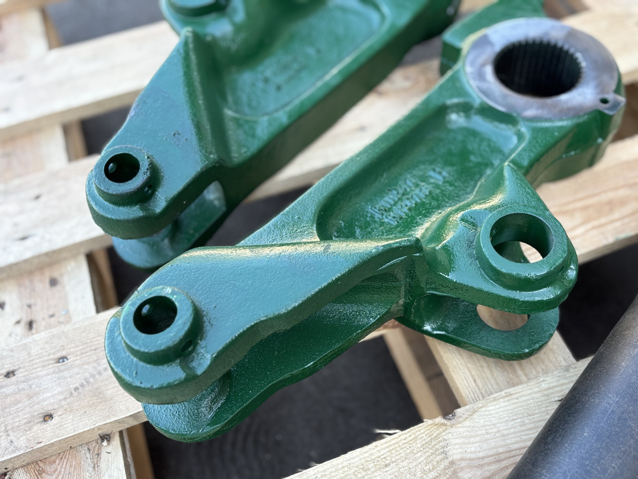 Реактивная тяга для Сельскохозяйственной техники John Deere 6800 6900 7000 Wałek + ramiona podnośnika komplet R126713 L100694: фото 6 Реактивная тяга для Сельскохозяйственной техники John Deere 6800 6900 7000 Wałek + ramiona podnośnika komplet R126713 L100694: фото 6