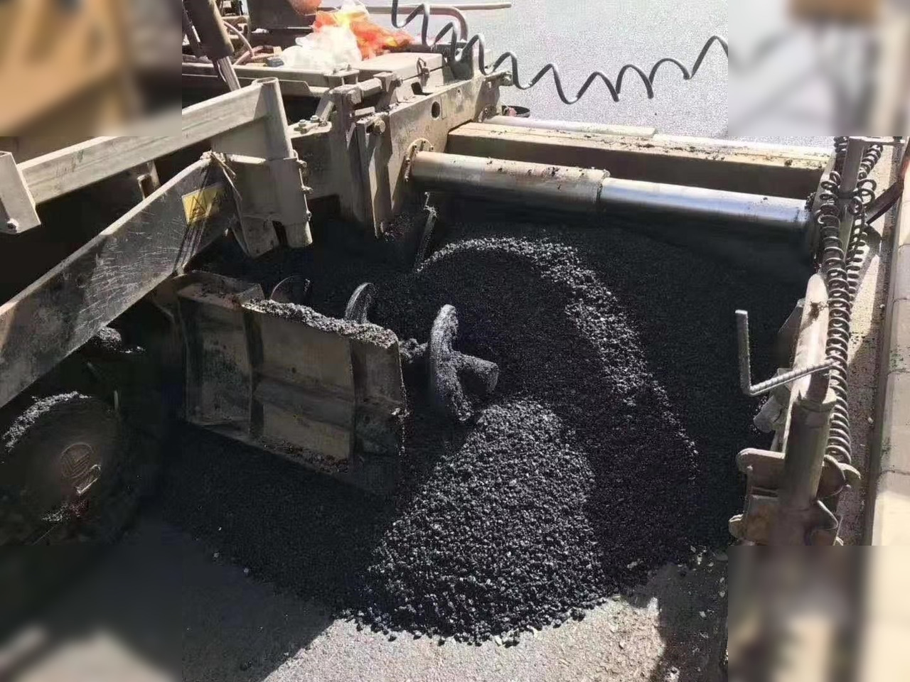 2010 CATERPILLAR AP-755 - Асфальтоукладчик: фото 5 2010 CATERPILLAR AP-755 - Асфальтоукладчик: фото 5