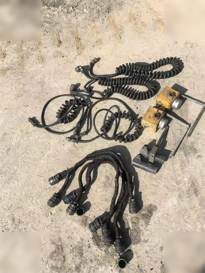 2017 CATERPILLAR AP-655F - Асфальтоукладчик: фото 4 2017 CATERPILLAR AP-655F - Асфальтоукладчик: фото 4