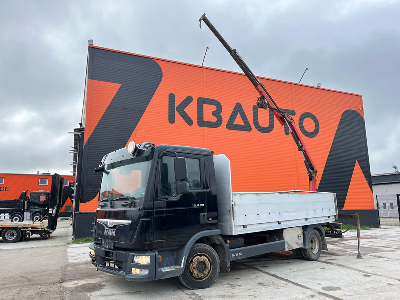 MAN TGL 8.180 4x2 CAB DAMAGE ! / Fassi F28 / PLATFORM L=4366 mm - Грузовик бортовой/ Платформа, Автоманипулятор: фото 1 MAN TGL 8.180 4x2 CAB DAMAGE ! / Fassi F28 / PLATFORM L=4366 mm - Грузовик бортовой/ Платформа, Автоманипулятор: фото 1