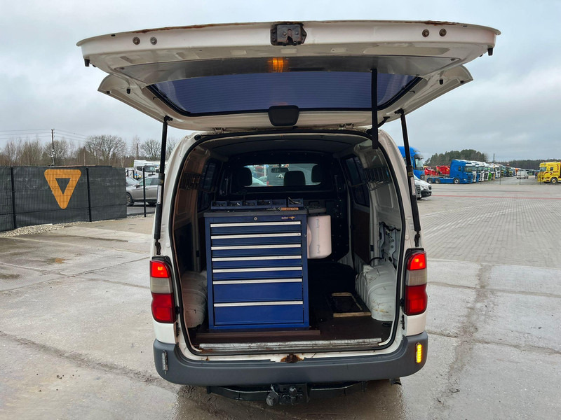 Легковой фургон Toyota HiAce 4x4: фото 16