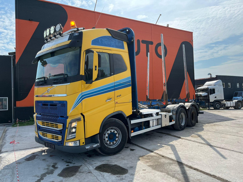 Volvo FH 16 750 6x4 HYDRAULICS / CHASSIS L=8184 mm - Лесовоз, Автоманипулятор: фото 2 Volvo FH 16 750 6x4 HYDRAULICS / CHASSIS L=8184 mm - Лесовоз, Автоманипулятор: фото 2