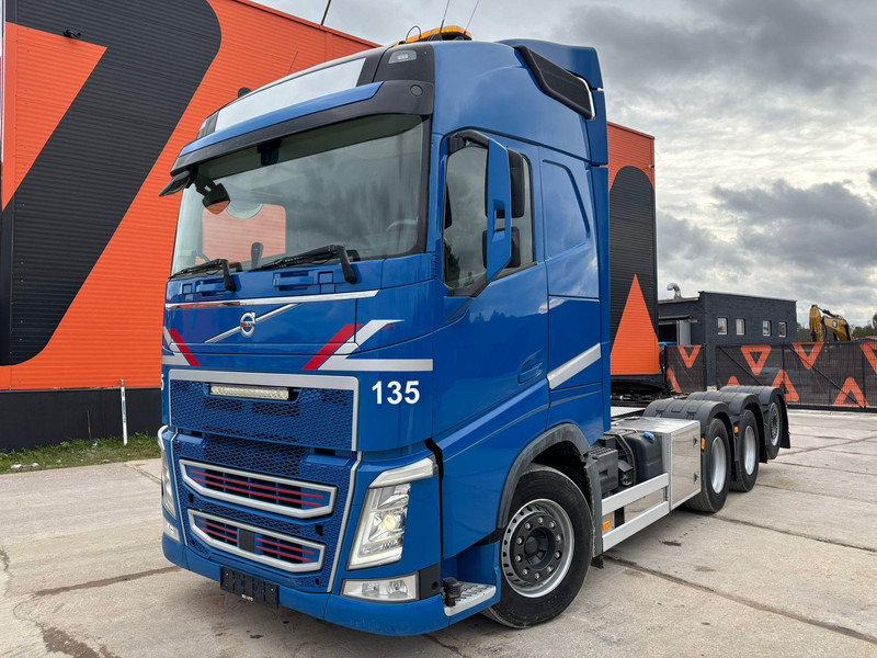 Volvo FH 500 8x4*4 FOR SALE AS CHASSIS / GCW 70 ton / PTO / CHASSIS L=6420 mm - Грузовик-шасси: фото 2 Volvo FH 500 8x4*4 FOR SALE AS CHASSIS / GCW 70 ton / PTO / CHASSIS L=6420 mm - Грузовик-шасси: фото 2