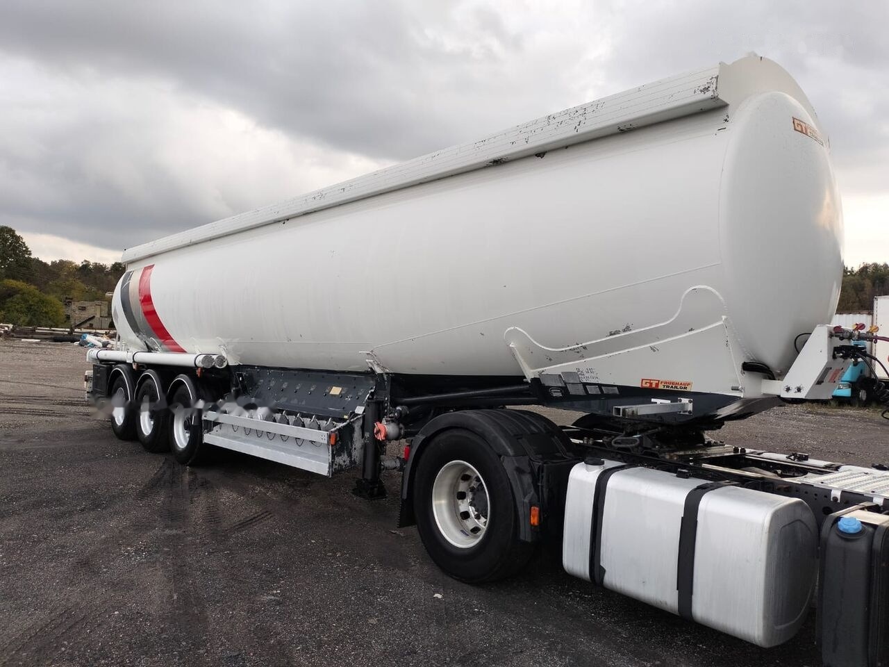 Trailor TX34 - Полуприцеп-цистерна: фото 1 Trailor TX34 - Полуприцеп-цистерна: фото 1