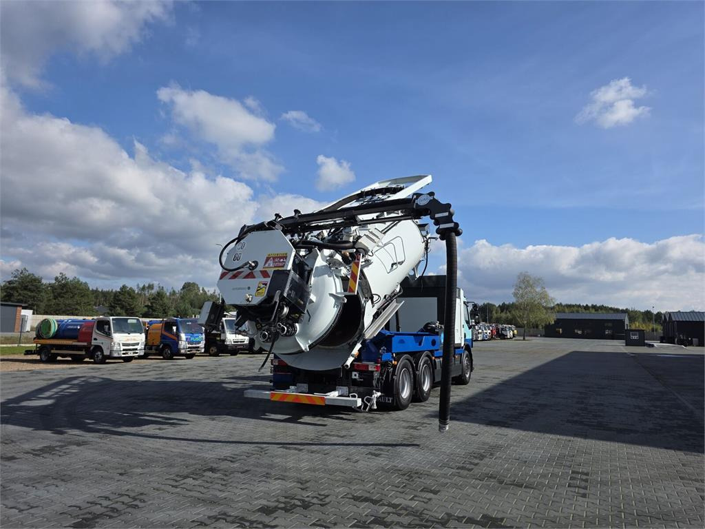 Renault 6x4 WUKO RIVARD RECYTLING for collecting liquid wa - Коммунальная/ Специальная техника: фото 1 Renault 6x4 WUKO RIVARD RECYTLING for collecting liquid wa - Коммунальная/ Специальная техника: фото 1