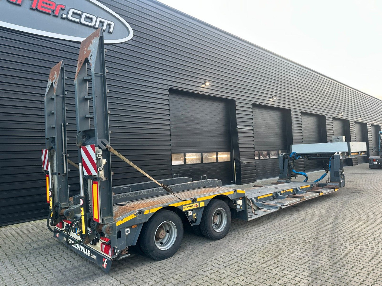 Faymonville 2 achs tiefbett / ausziehbar / Forstmaschinen - Низкорамный полуприцеп: фото 2 Faymonville 2 achs tiefbett / ausziehbar / Forstmaschinen - Низкорамный полуприцеп: фото 2