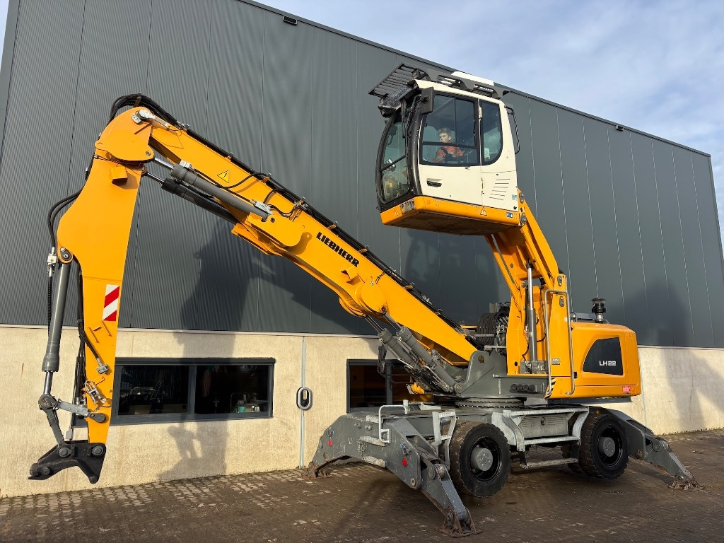 Liebherr LH 22 M - LH22 - LH22M - LH 24 - Перегружатель: фото 1 Liebherr LH 22 M - LH22 - LH22M - LH 24 - Перегружатель: фото 1