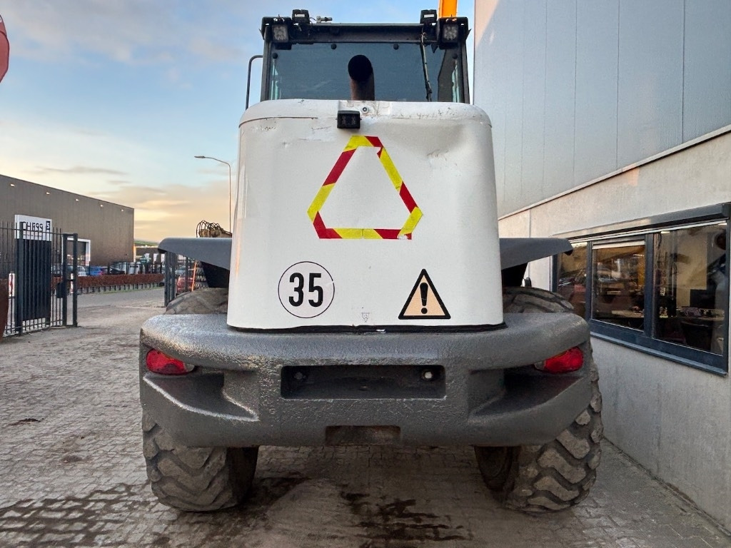 Mecalac / Alhmann AZ 210 E - AZ210E - AZ 210 - AZ 200 AZ 1 - Колёсный погрузчик: фото 5 Mecalac / Alhmann AZ 210 E - AZ210E - AZ 210 - AZ 200 AZ 1 - Колёсный погрузчик: фото 5