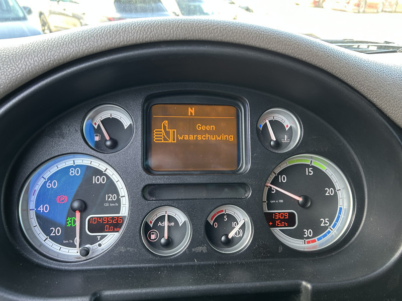 DAF CF 75 310 Euro 5 / Curtainside Box / Loadlift / Trailer Coupling - Тентованный грузовик: фото 4 DAF CF 75 310 Euro 5 / Curtainside Box / Loadlift / Trailer Coupling - Тентованный грузовик: фото 4