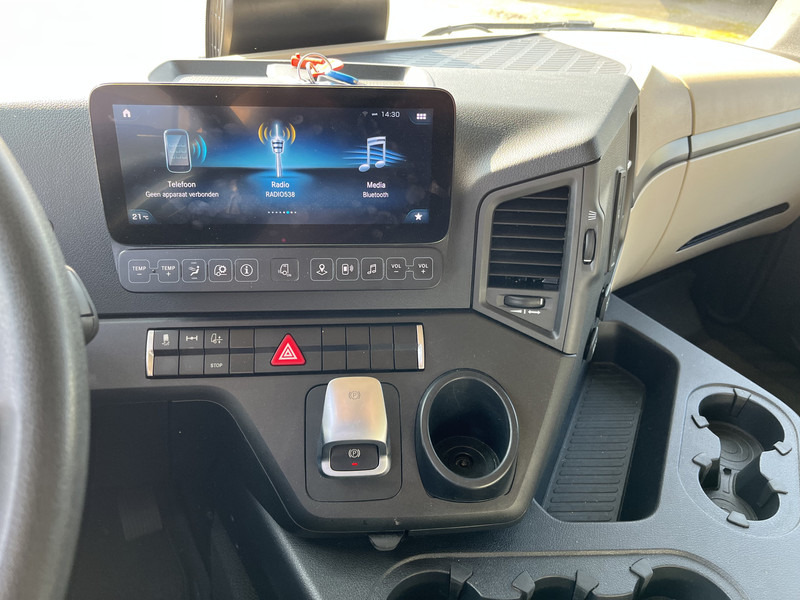 Mercedes-Benz Actros 2124 / 2023 / 18 Ton / Box / Laadklep - Грузовик с закрытым кузовом: фото 5 Mercedes-Benz Actros 2124 / 2023 / 18 Ton / Box / Laadklep - Грузовик с закрытым кузовом: фото 5