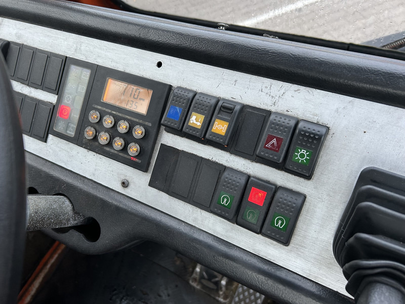 Terberg YT 182 Terminal Tractor / Allison - Cummins - Тягач: фото 5 Terberg YT 182 Terminal Tractor / Allison - Cummins - Тягач: фото 5