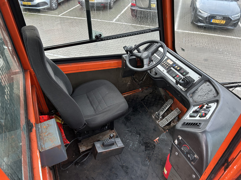 Terberg YT 182 Terminal Tractor / Allison - Cummins - Тягач: фото 3 Terberg YT 182 Terminal Tractor / Allison - Cummins - Тягач: фото 3