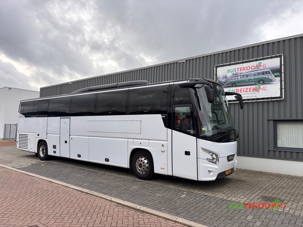 VDL Futura FHD2-129/440 Rolstoelbus - Туристический автобус: фото 1 VDL Futura FHD2-129/440 Rolstoelbus - Туристический автобус: фото 1