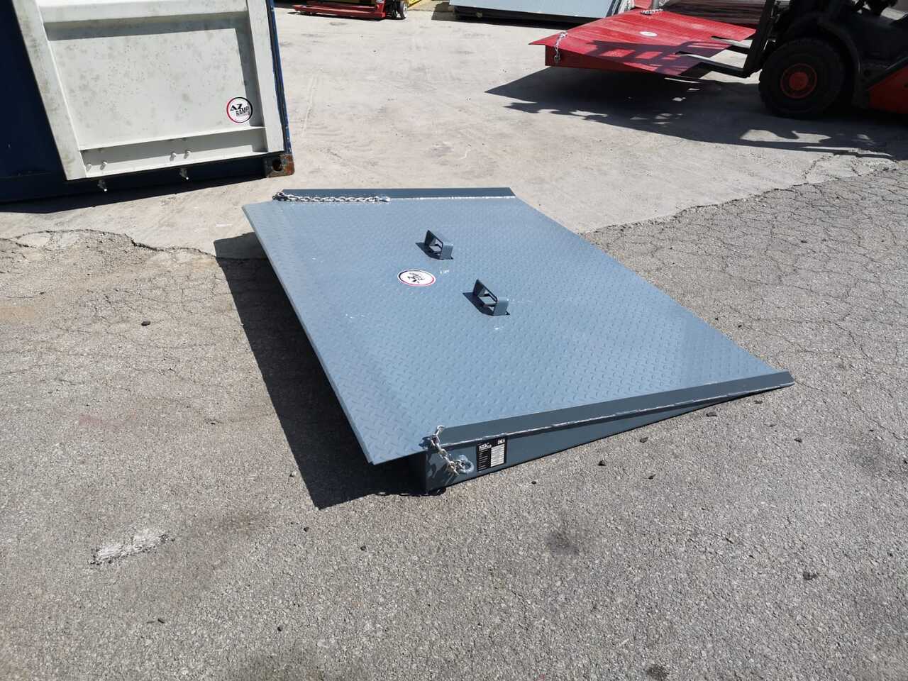 AZ RAMP HCNN08 - Погрузочная рампа: фото 4 AZ RAMP HCNN08 - Погрузочная рампа: фото 4