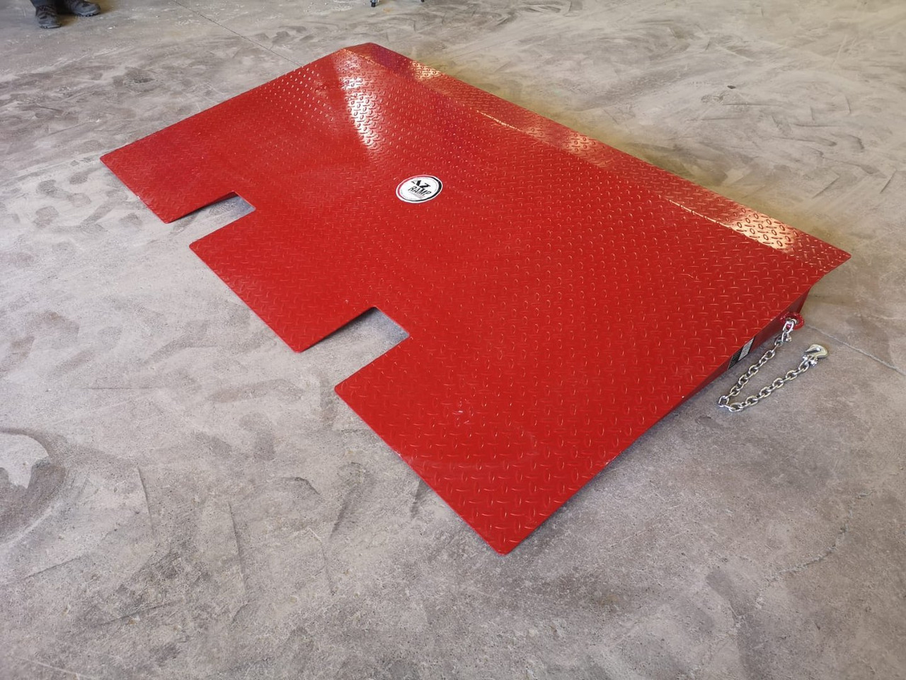 Compact Container access ramp . AZ RAMP - HCRN-06. 6 000 Kg - Погрузочная рампа: фото 2 Compact Container access ramp . AZ RAMP - HCRN-06. 6 000 Kg - Погрузочная рампа: фото 2