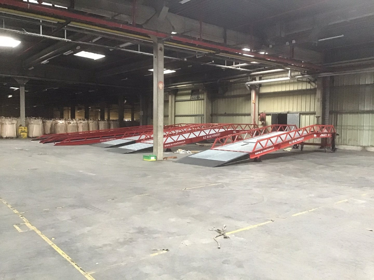 Погрузочная рампа **RENTAL** Loading Ramp with with hydraulic tilting bridge -  AZ RAMP - STAR- 8T. 8 ton capacity: фото 14