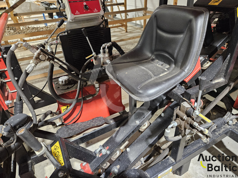 Broch ARAT-1 - Зерноуборочный комбайн: фото 5 Broch ARAT-1 - Зерноуборочный комбайн: фото 5