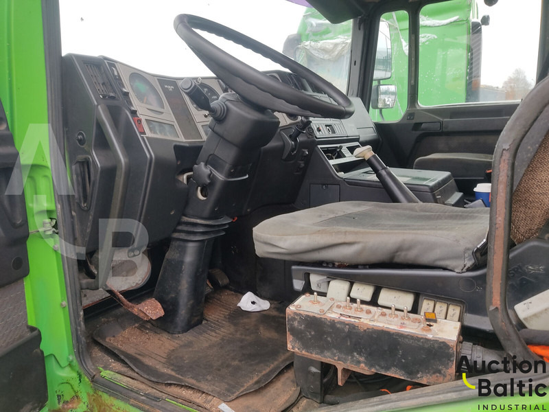 MAN 18.284 - Портальный бункеровоз: фото 5 MAN 18.284 - Портальный бункеровоз: фото 5