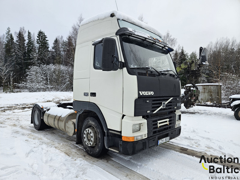 Volvo FH12 - Тягач: фото 2 Volvo FH12 - Тягач: фото 2